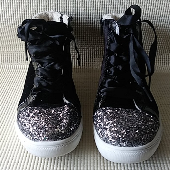 Steveis Other - Stevies high top sneakers velvet black Siz…